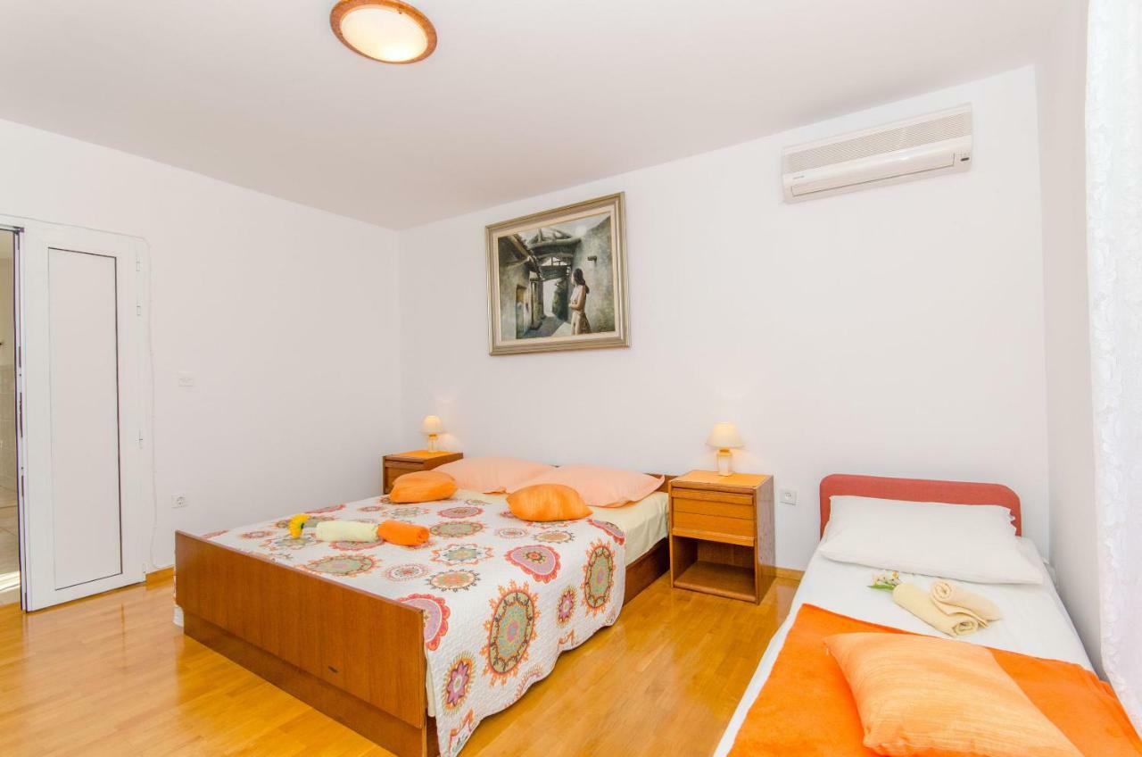 Apartments And Room Sun & Sea Podgora Esterno foto