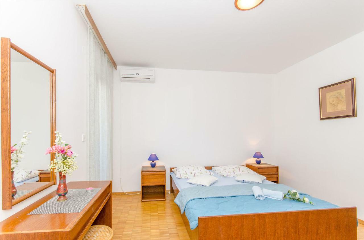 Apartments And Room Sun & Sea Podgora Esterno foto
