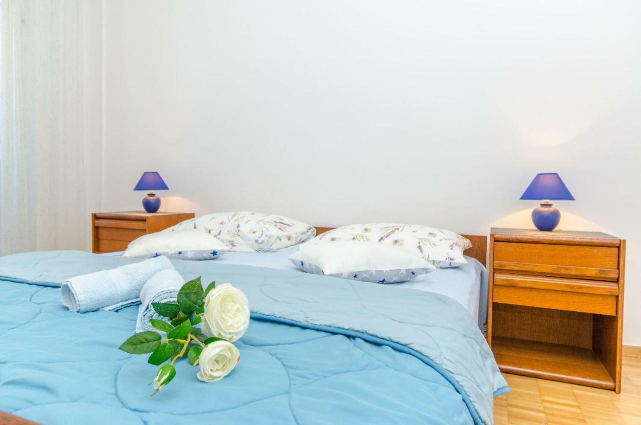 Apartments And Room Sun & Sea Podgora Esterno foto