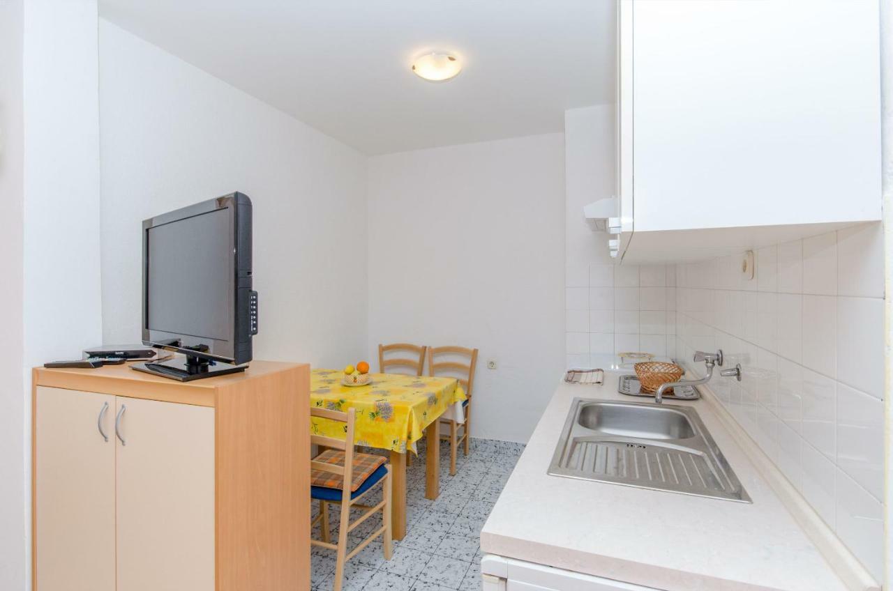 Apartments And Room Sun & Sea Podgora Esterno foto